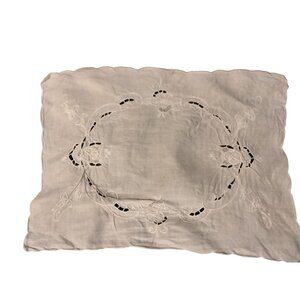 Embroidered Flower Table Runner White Doily Vintage Centerpiece Grannycore